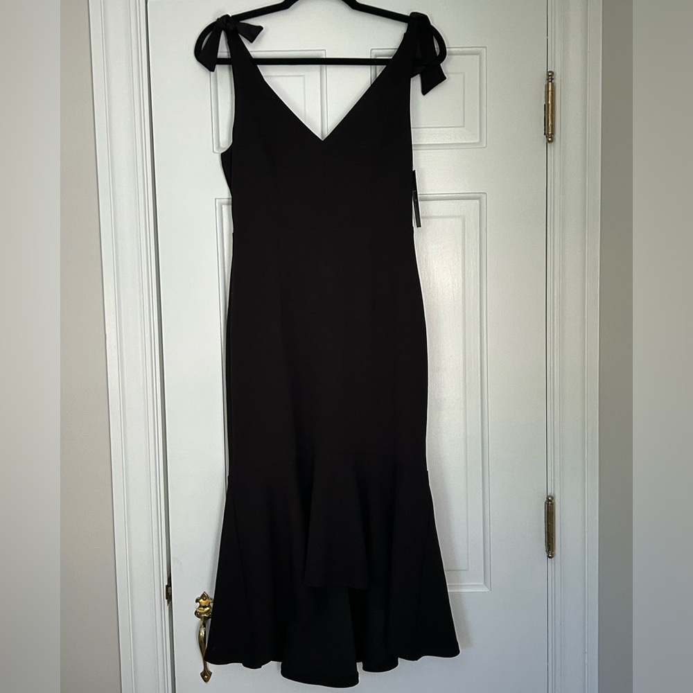 NWT Lulu’s Black Midi Dress